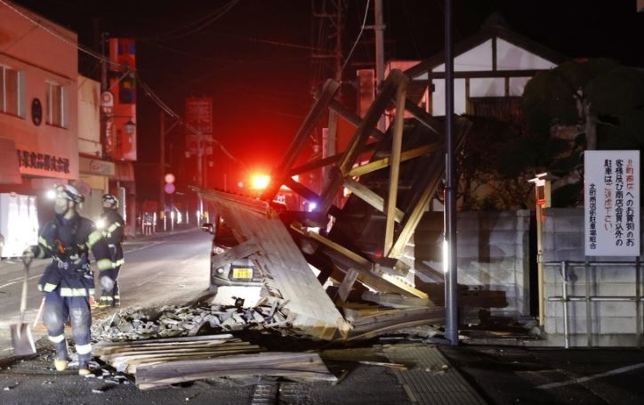 Над 100 души са ранени при силното земетресение в Япония
